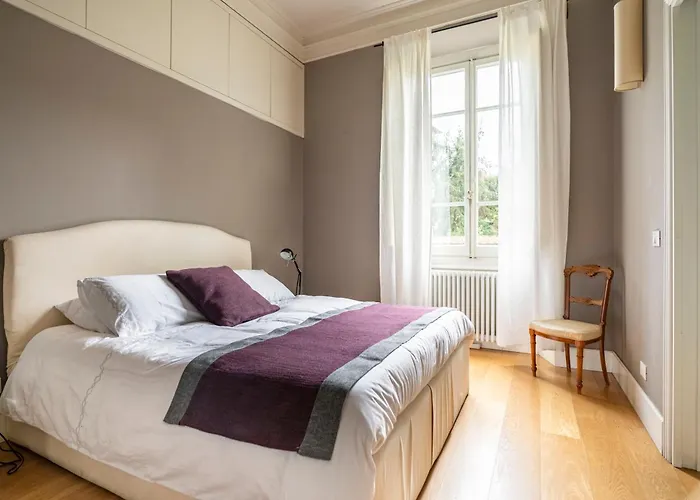 Boutique Apartment With Private Rooms And Garden Oasis