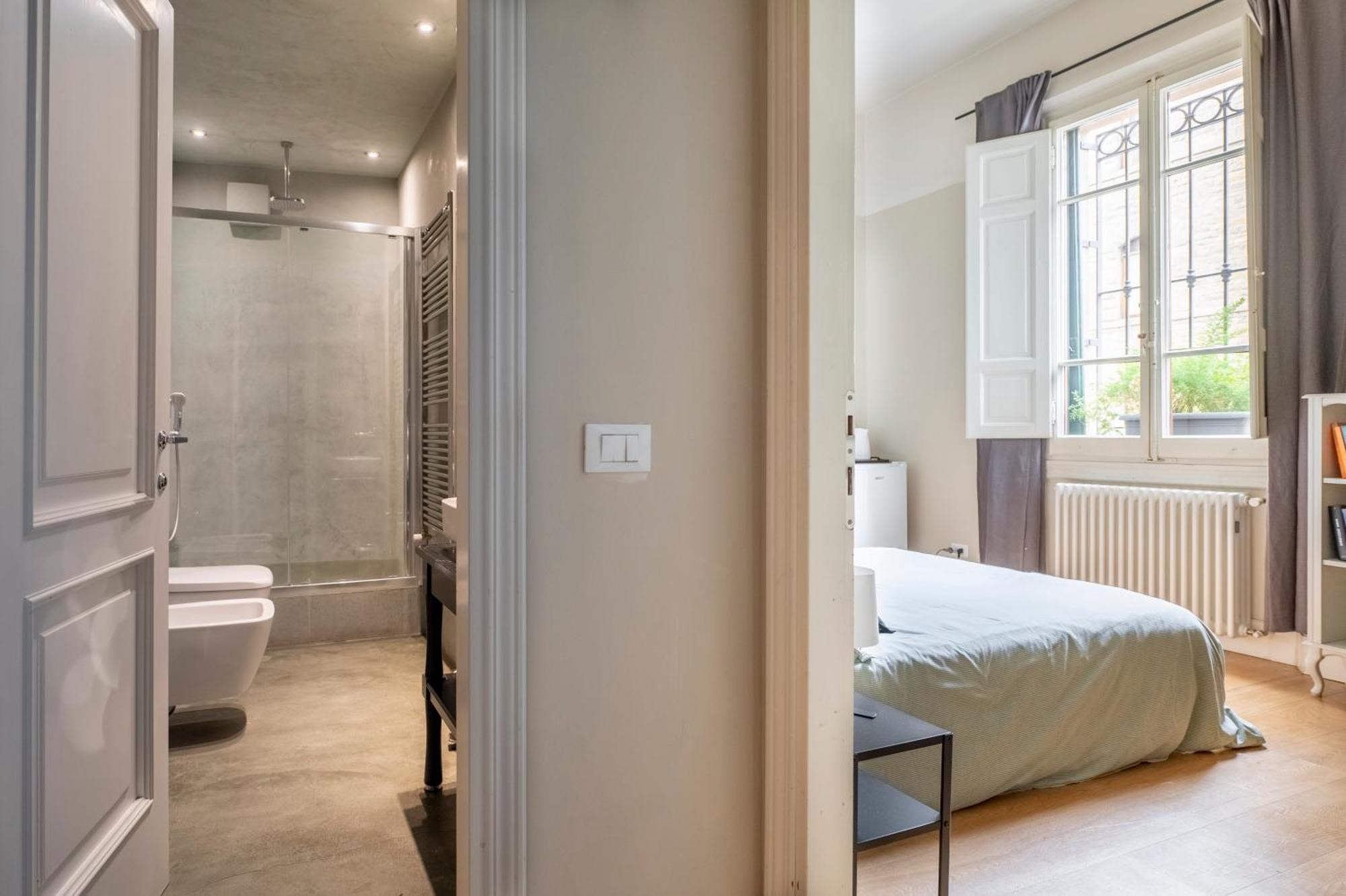 Boutique With Private And Garden Oasis
